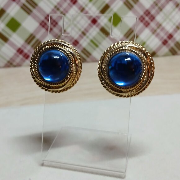 Vintage Gold Tone with Blue Stone Clip On Earrings Fashion Costume Jewelry #85 - Picture 13 of 13